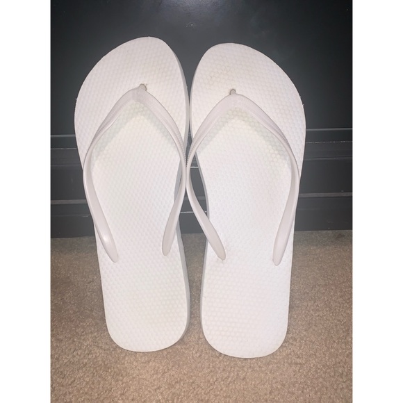 Old Navy Shoes White Old Navy Flip Flops Size Poshmark